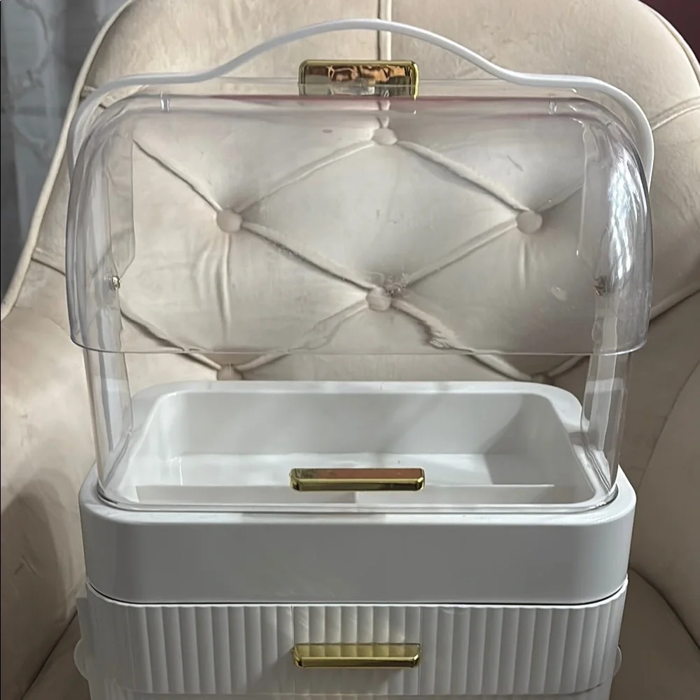 Amazon White and Gold Makeup Organizer with Elegant Design